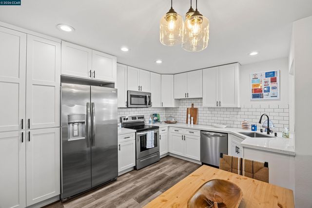 9953 Mangos Dr, San Ramon, CA 94583