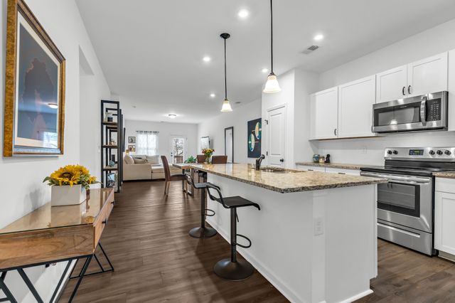 942 Millstream Dr, N, Nashville, TN 37218