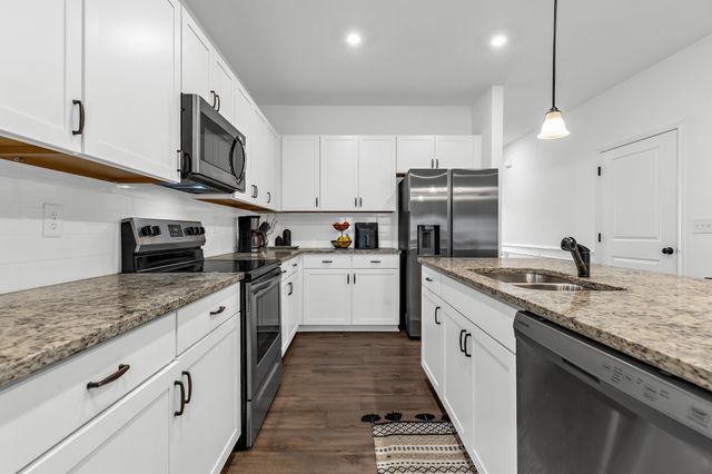942 Millstream Dr, N, Nashville, TN 37218