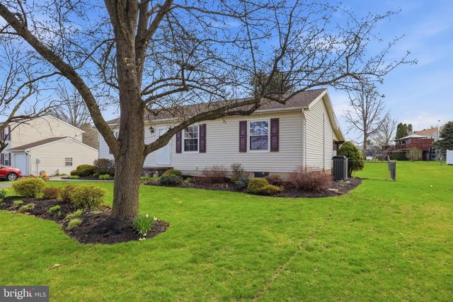 3075 MUIRFIELD RD, Dover, PA 17315