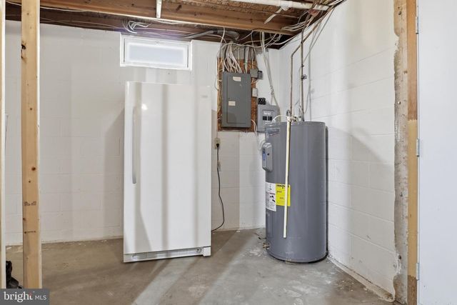 3075 MUIRFIELD RD, Dover, PA 17315