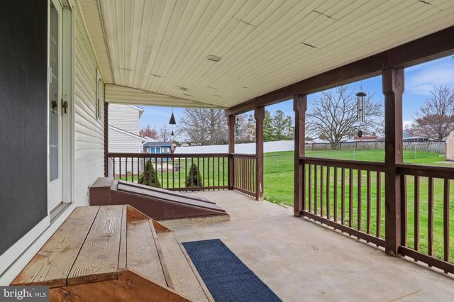 3075 MUIRFIELD RD, Dover, PA 17315