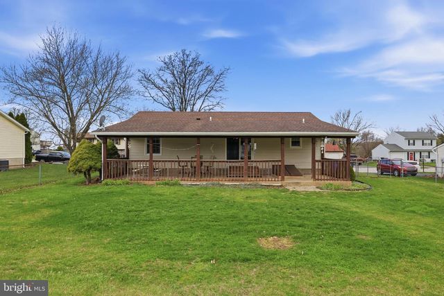 3075 MUIRFIELD RD, Dover, PA 17315