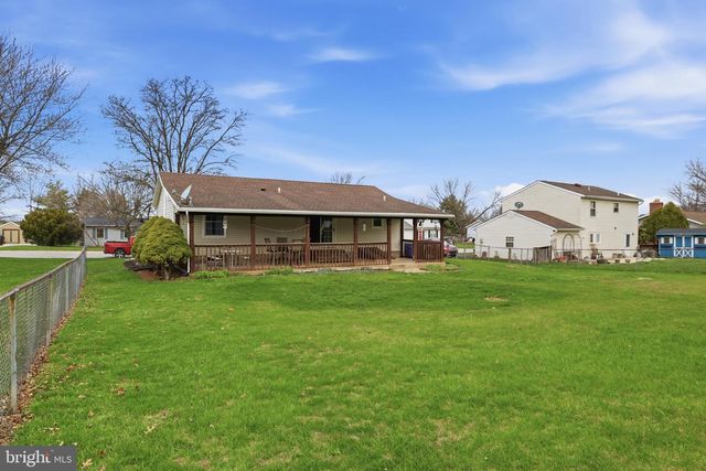 3075 MUIRFIELD RD, Dover, PA 17315