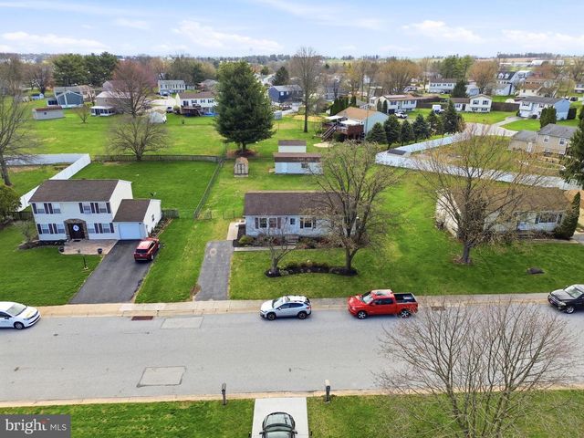 3075 MUIRFIELD RD, Dover, PA 17315