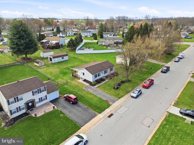 3075 MUIRFIELD RD, Dover, PA 17315