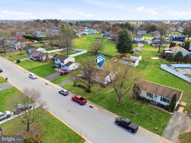 3075 MUIRFIELD RD, Dover, PA 17315