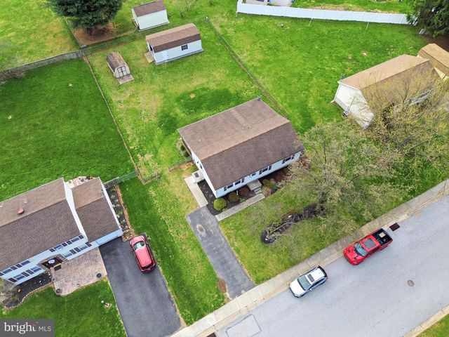 3075 MUIRFIELD RD, Dover, PA 17315