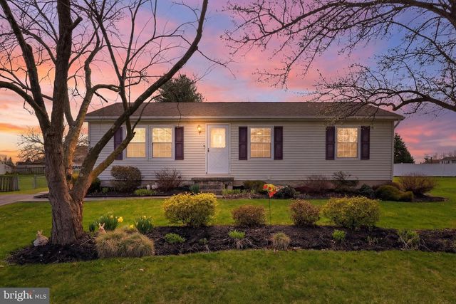 3075 MUIRFIELD RD, Dover, PA 17315