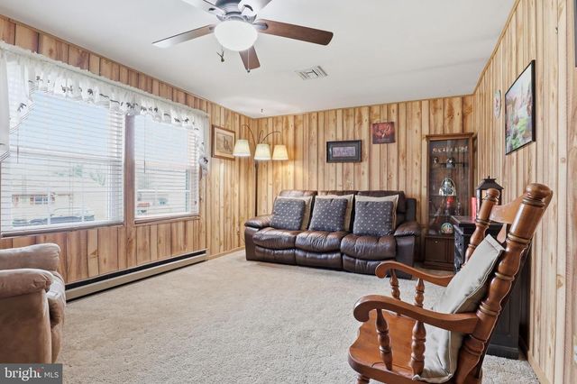 3075 MUIRFIELD RD, Dover, PA 17315