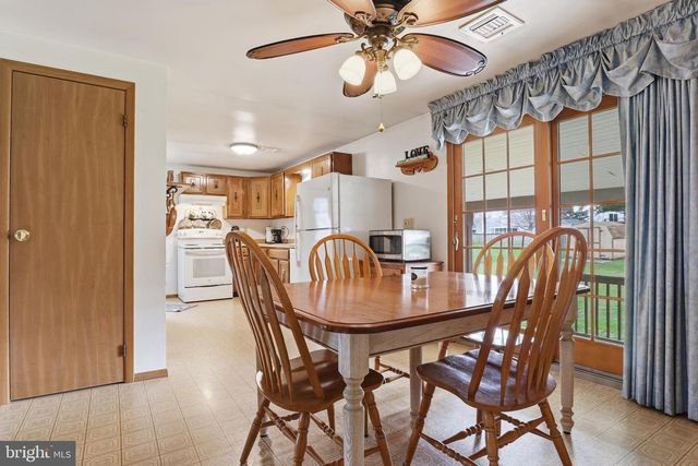 3075 MUIRFIELD RD, Dover, PA 17315