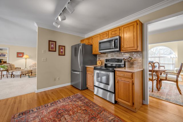 1205 Glen Crest, Lexington, KY 40502