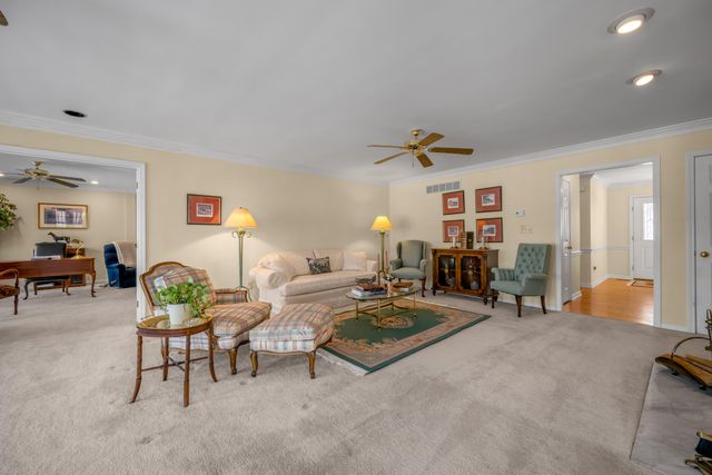 1205 Glen Crest, Lexington, KY 40502