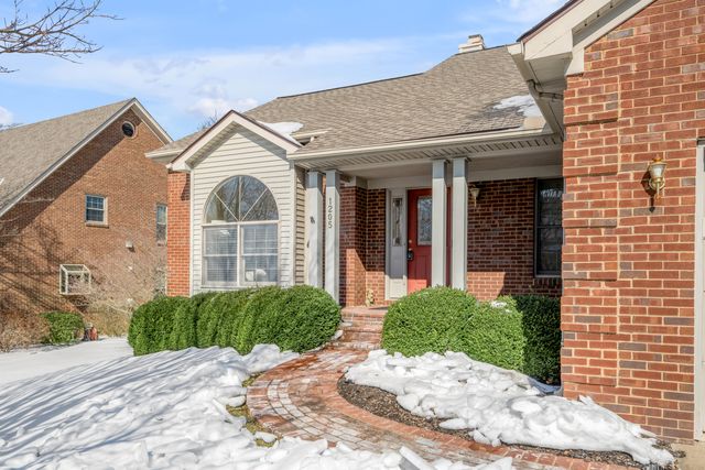 1205 Glen Crest, Lexington, KY 40502