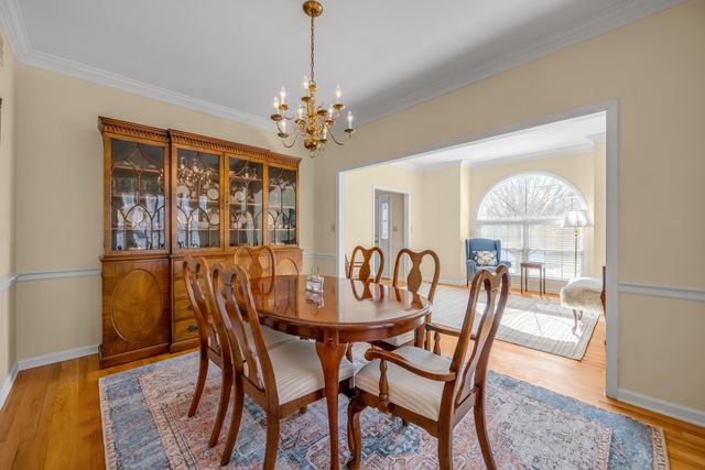 1205 Glen Crest, Lexington, KY 40502