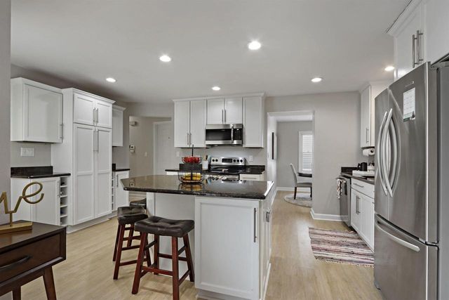 1476 32nd AVENUE, Kenosha, WI 53144