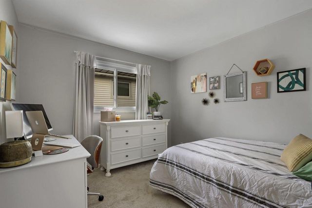 1476 32nd AVENUE, Kenosha, WI 53144