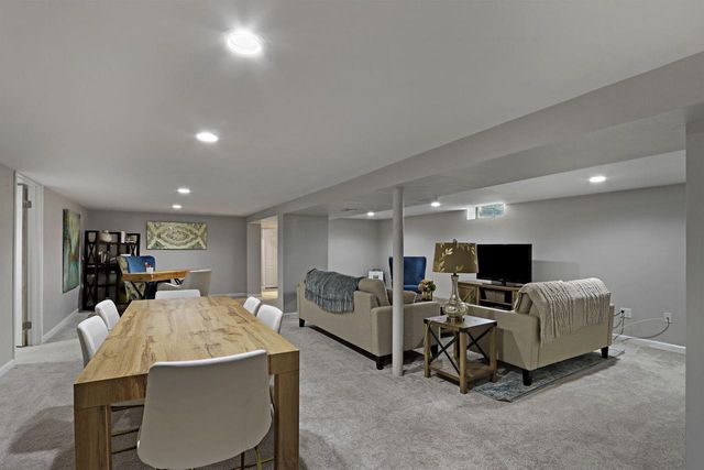 1476 32nd AVENUE, Kenosha, WI 53144