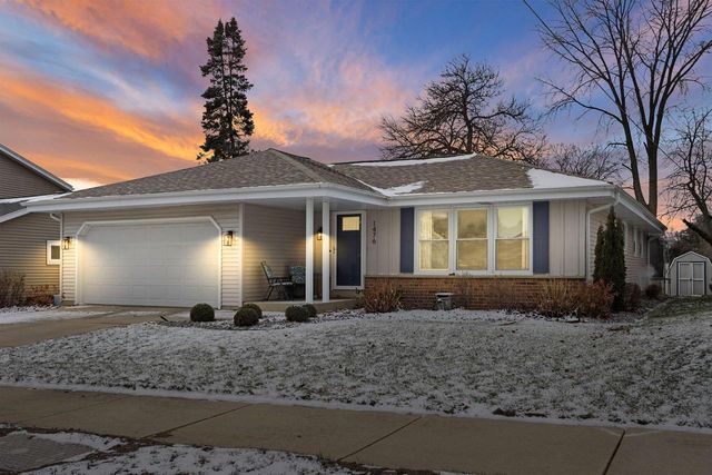 1476 32nd AVENUE, Kenosha, WI 53144