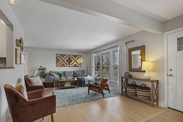 1476 32nd AVENUE, Kenosha, WI 53144