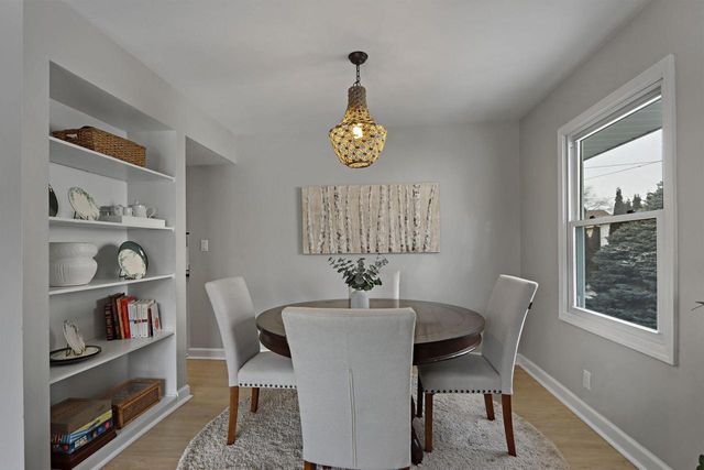 1476 32nd AVENUE, Kenosha, WI 53144