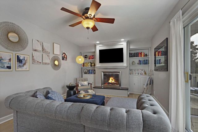 1476 32nd AVENUE, Kenosha, WI 53144