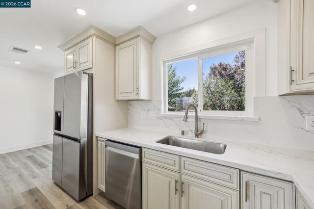 3718 Hillsborough Dr, Concord, CA 94520
