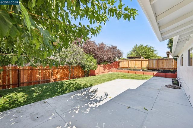 3718 Hillsborough Dr, Concord, CA 94520
