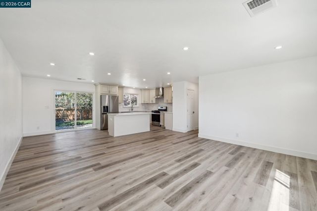 3718 Hillsborough Dr, Concord, CA 94520