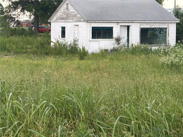 1769 E Kenwood Street, Siloam Springs, AR 72761