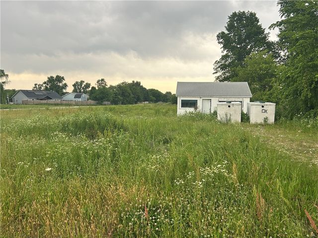 1769 E Kenwood Street, Siloam Springs, AR 72761