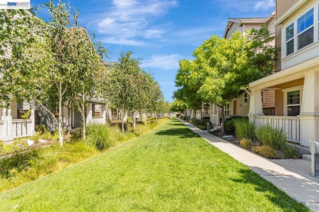 705 705 Cannery Pl, San Jose, CA 95112