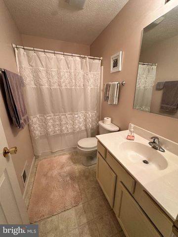 220 SEASCAPE CT, Martinsburg, WV 25403