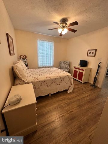 220 SEASCAPE CT, Martinsburg, WV 25403
