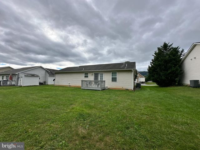 220 SEASCAPE CT, Martinsburg, WV 25403