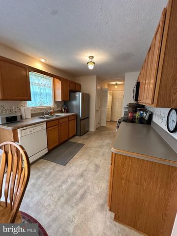 220 SEASCAPE CT, Martinsburg, WV 25403