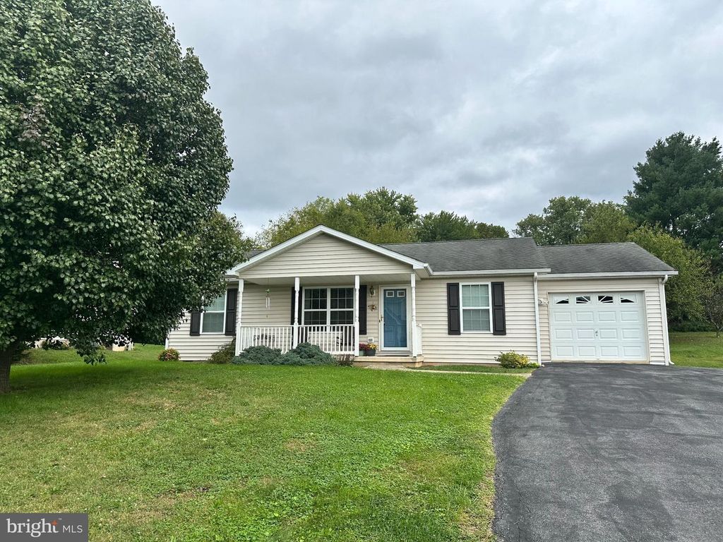 220 SEASCAPE CT, Martinsburg, WV 25403