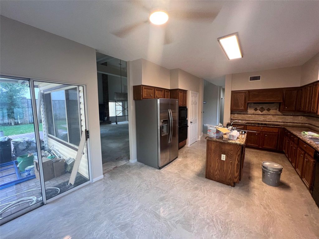 11731 Wickchester Lane, Houston, TX 77043