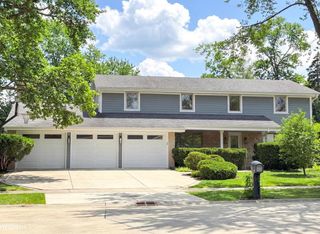 3235 Robincrest Drive, Northbrook, IL 60062