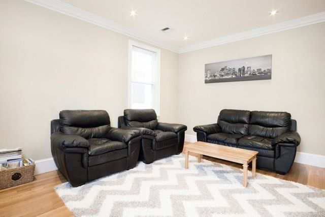 580 East 3rd St 2, Boston, MA 02127