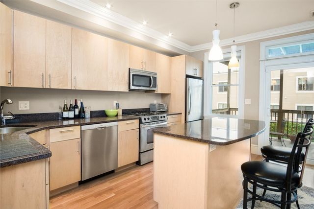 580 East 3rd St 2, Boston, MA 02127