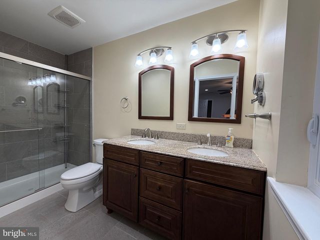 221 CENTRAL AVE, Glenside, PA 19038