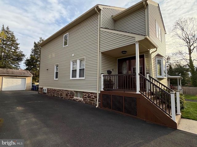 221 CENTRAL AVE, Glenside, PA 19038