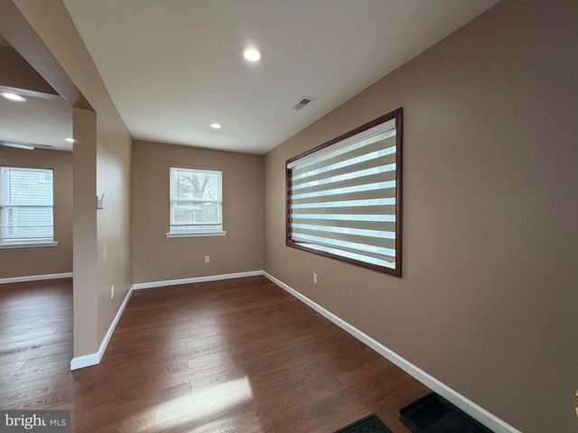 221 CENTRAL AVE, Glenside, PA 19038