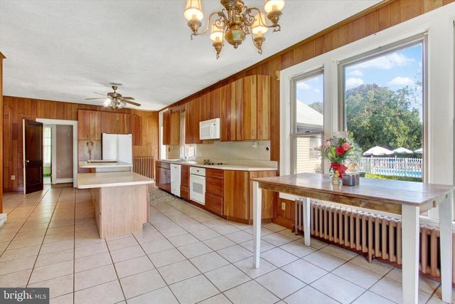 815 E MAIN ST, Waynesboro, PA 17268