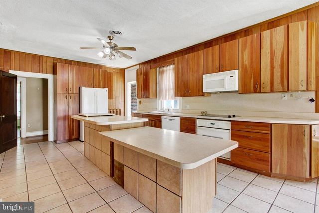 815 E MAIN ST, Waynesboro, PA 17268