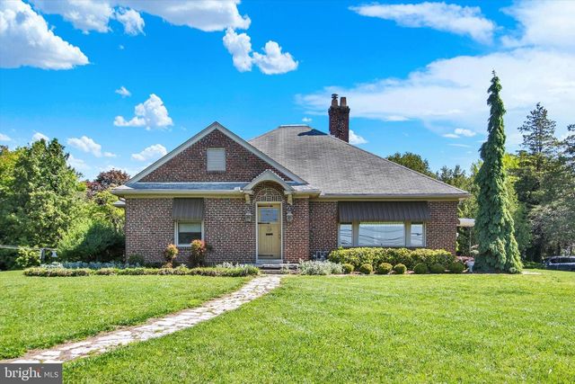 815 E MAIN ST, Waynesboro, PA 17268