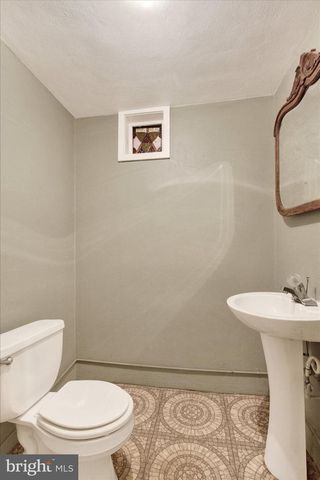 815 E MAIN ST, Waynesboro, PA 17268