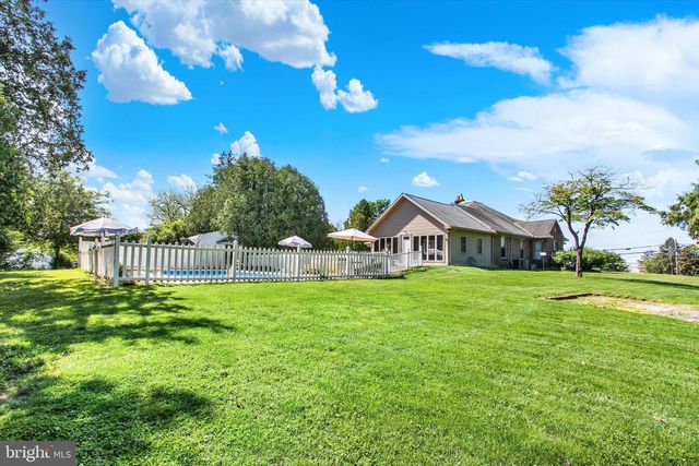 815 E MAIN ST, Waynesboro, PA 17268
