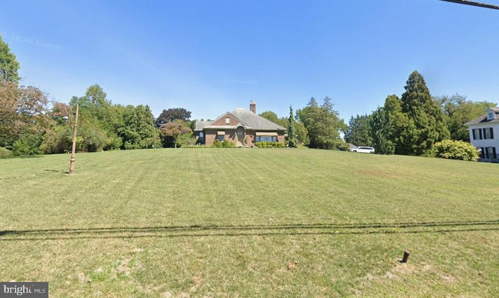 815 E MAIN ST, Waynesboro, PA 17268
